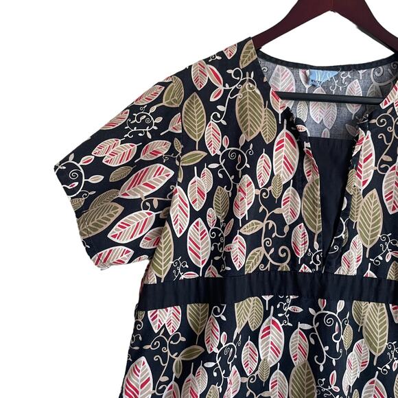 White Swan Women Scrub Top XL Foliage Print Medical Uniform Nurse Workwear Fall - Picture 4 of 8